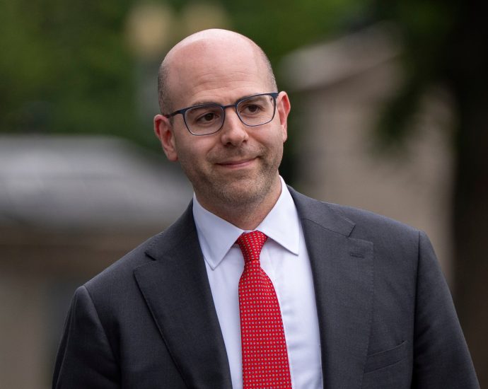 the-traitor-to-nominate-‘loyalist’-stephen-miran-to-the-federal-reserve-board