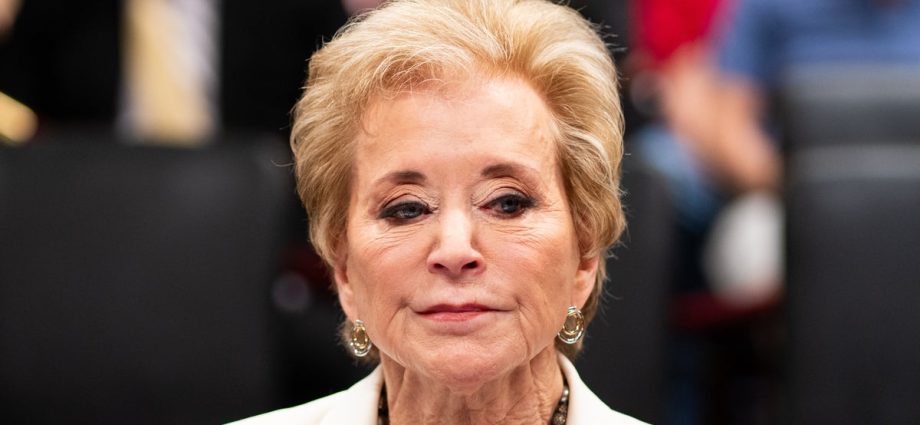 the-traitor’s-education-secretary-gets-clowned-using-1-wild-act-at-right-wing-conference