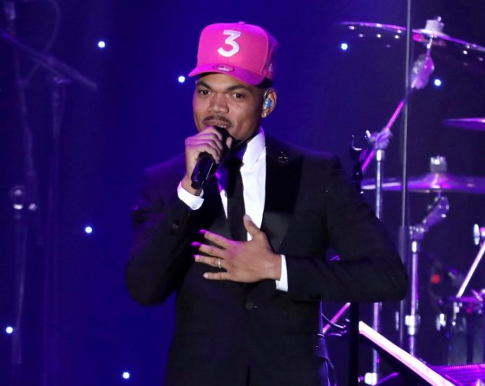 chance-the-rapper-presses-play-on-cd-revitalization