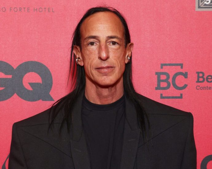 rick-owens-has-been-on-onlyfans-selling-feet-pictures-to-support-trans-shelter-in-france