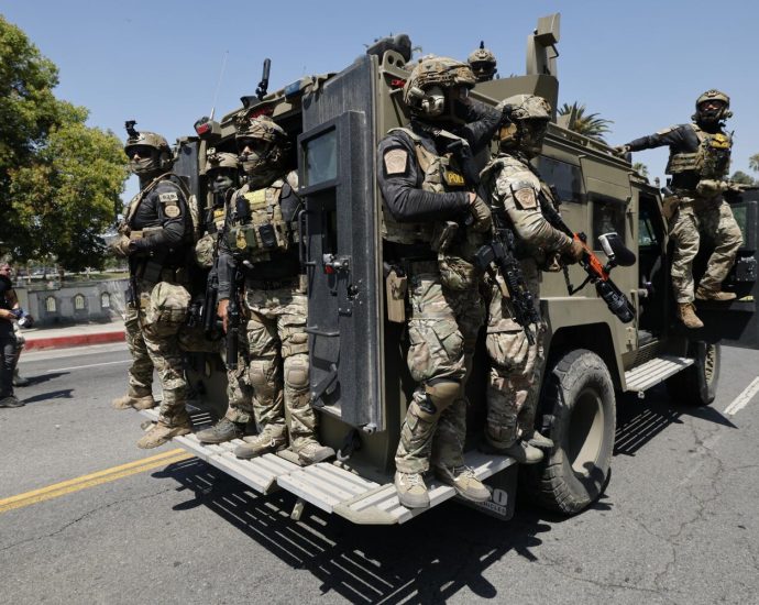 the-traitor-administration-asks-supreme-court-to-lift-limits-on-ice’s-‘roving-patrols’