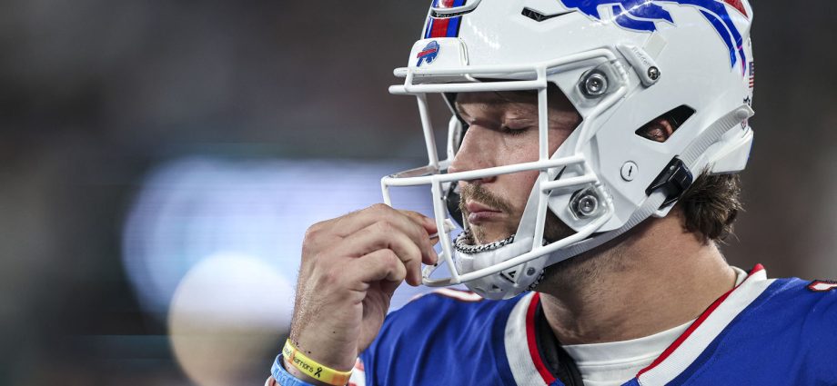 when-it-comes-to-smelling-salts,-nfl-players-can-only-use-their-own-supply