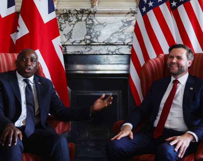 us-has-‘no-plans’-to-recognise-palestinian-state,-vance-says-on-uk-trip