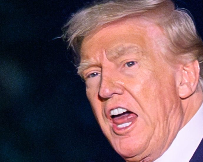 the-traitor-throws-absolute-fit-in-middle-of-the-night-meltdown-at-ex-gop-official