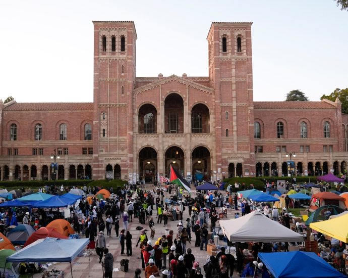 the-traitor-offers-ucla-$1bn-settlement-amid-pro-palestine-protest-standoff