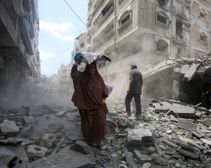 ‘i-will-never-leave’:-palestinians-spurn-israel’s-plan-to-occupy-gaza-city