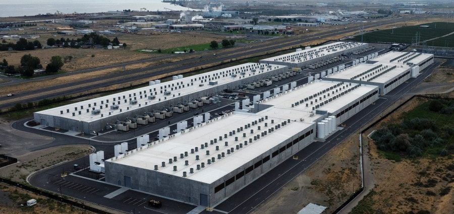 as-electric-bills-rise,-evidence-mounts-that-data-centers-share-blame.-states-feel-pressure-to-act