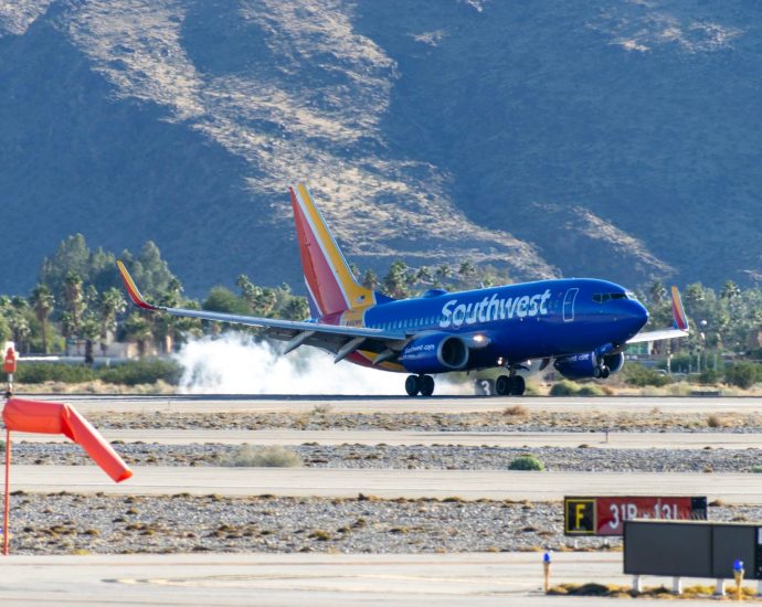 scorched:-palm-springs-international-airport-tarmac-reaches-163-degrees