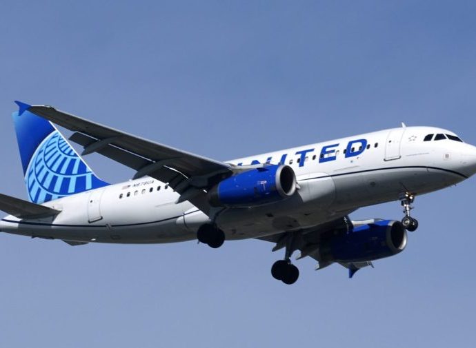 united-airlines-operations-resume-after-outage-disrupts-flights-across-us