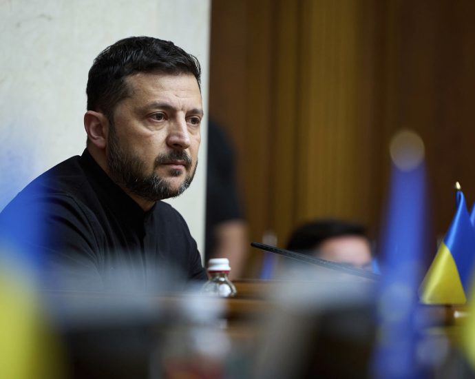 white-house-is-considering-inviting-zelenskyy-to-alaska