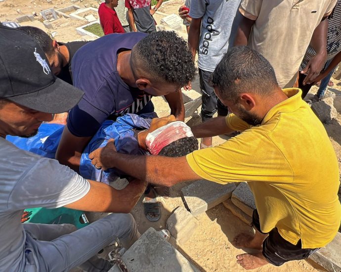 palestinian-boy-killed-in-gaza-aid-drop-as-starvation-toll-rises-to-212