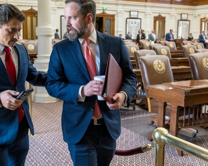 newsom,-pelosi-back-texas-democrats-as-gop-warns-of-escalations-over-walkout