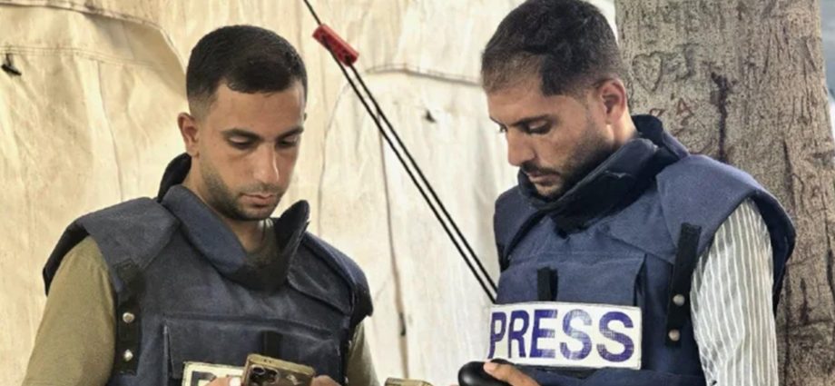 gaza-journalist-reports-on-israeli-attack-that-killed-al-jazeera-colleagues