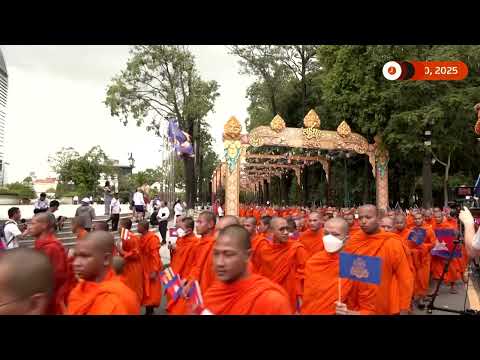 cambodian-buddhist-monks-march-to-support-peace-with-thailand-|-reuters