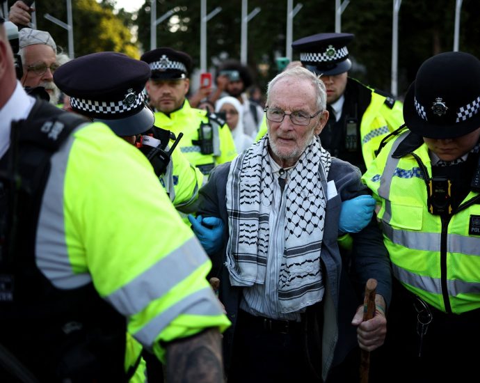 uk-police-arrest-522-over-support-for-palestine-action-at-london-protests
