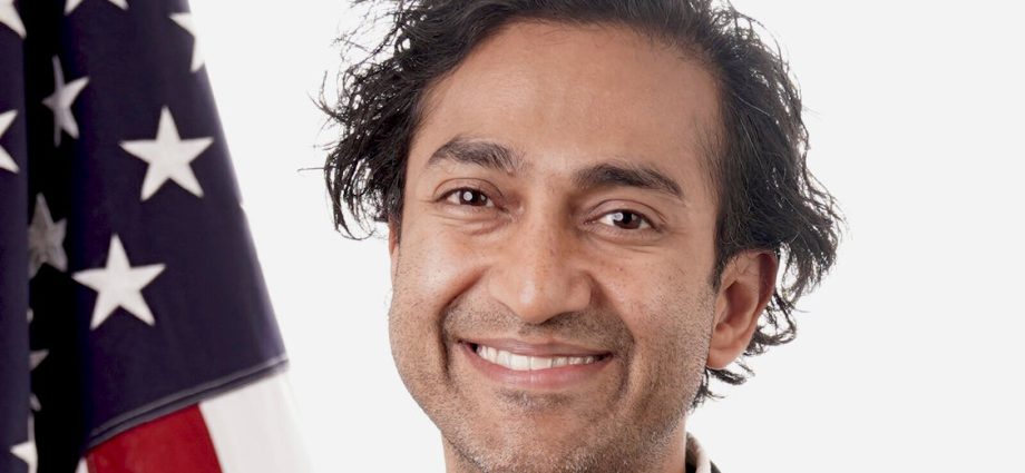 vinay-prasad-returns-to-role-as-top-vaccine-regulator-at-fda-days-after-leaving-us.-agency