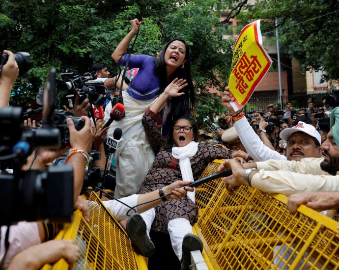india’s-opposition-protests-against-electoral-roll-revision