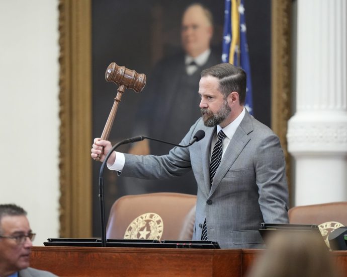 texas-gop-ropes-public-safety-office-into-hunting-democrats
