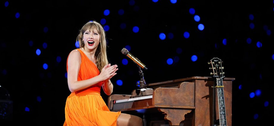taylor-swift-announces-new-album:-‘the-life-of-a-showgirl’