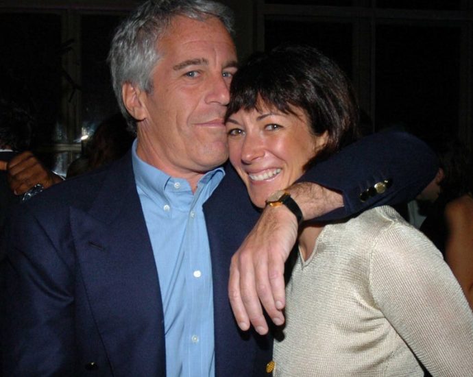epstein-accomplice-ghislaine-maxwell’s-grand-jury-records-to-remain-sealed
