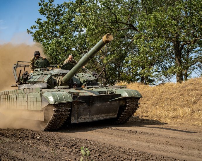 zelenskyy-says-putin-readying-for-‘new-offensive’-in-ukraine,-not-ceasefire