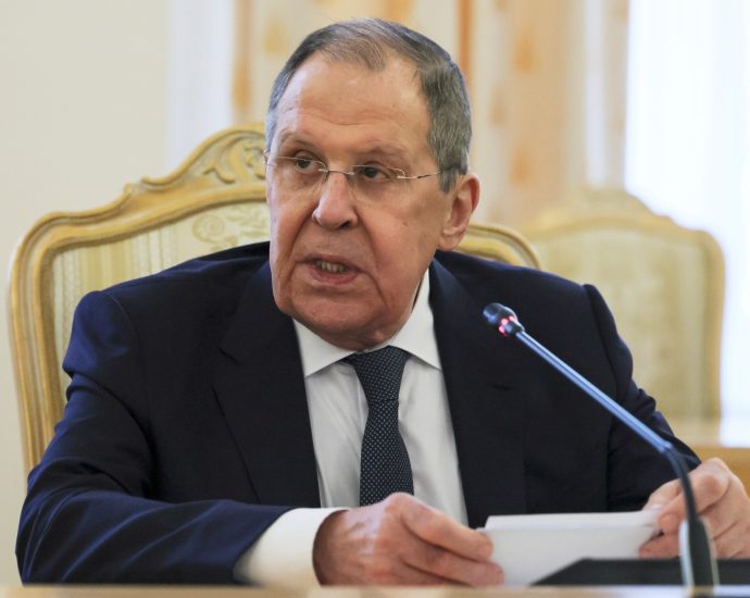 top-russia-us-diplomats-hold-phone-call-before-the-traitor-putin-alaska-meet