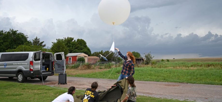 as-climate-change-makes-hail-more-destructive,-illinois-residents-pay-the-price