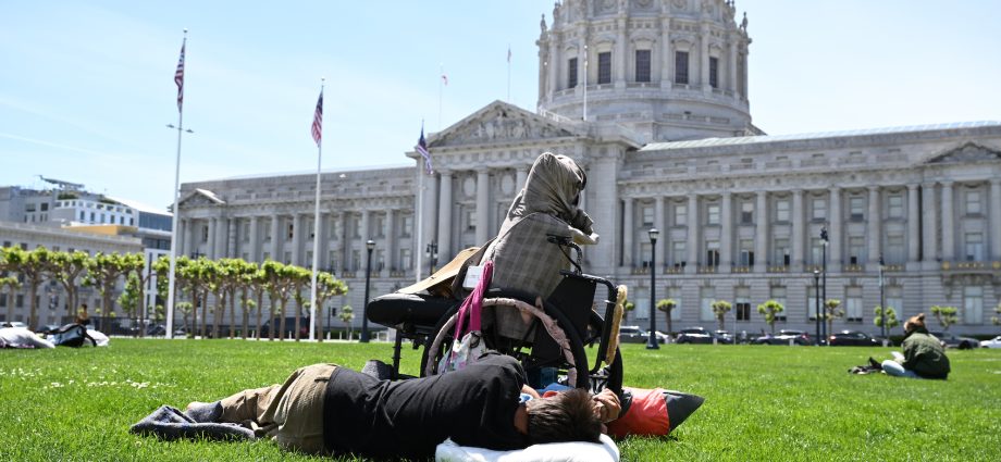 following-a-supreme-court-ruling,-cities-are-arresting-more-homeless-people