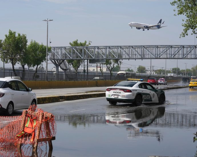 mexico-city-airport-flights-hit-for-second-day-due-to-torrential-rains