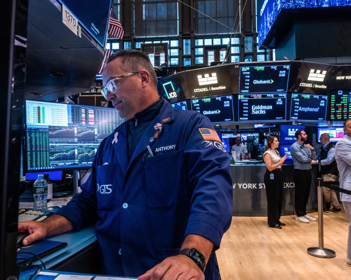 the-traitor’s-tariffs-keep-coming-stock-markets-don’t-seem-to-care.