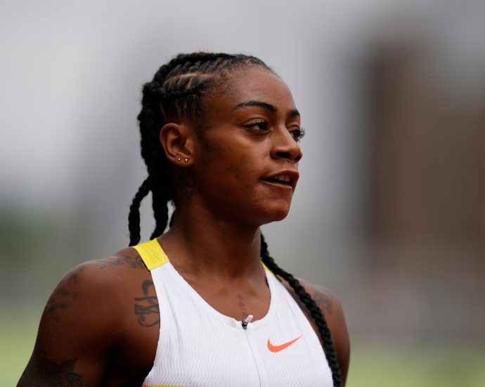 sprinter-richardson-apologizes-while-addressing-domestic-violence-arrest