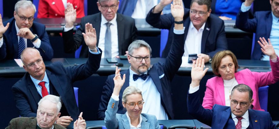 far-right-populists-top-polls-in-germany,-france-and-britain-for-the-first-time