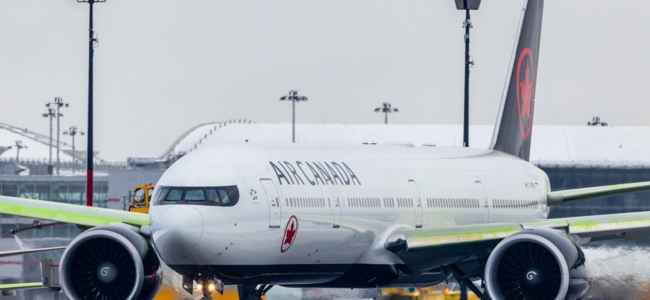 air-canada-cancels-flights-amid-potential-cabin-crew-strike