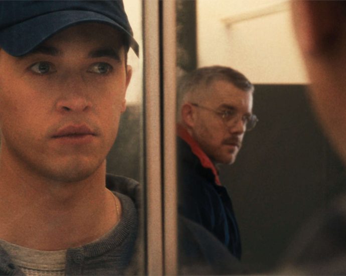 ‘plainclothes’-trailer-shows-tom-blyth-trapping-men-in-steamy-queer-thriller