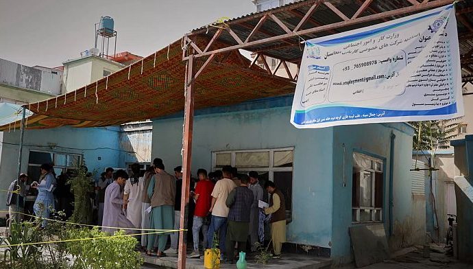 taliban-registers-1,800-unemployed-afghan-refugees-for-jobs-in-qatar,-official-says