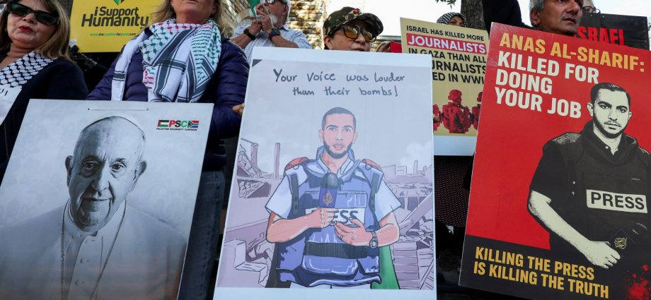 protests-over-israeli-murder-of-al-jazeera-journalists-spread