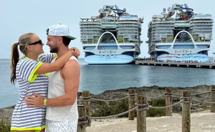 jojo-siwa-and-chris-hughes-turn-heads-with-pda-fueled-cruise-romance