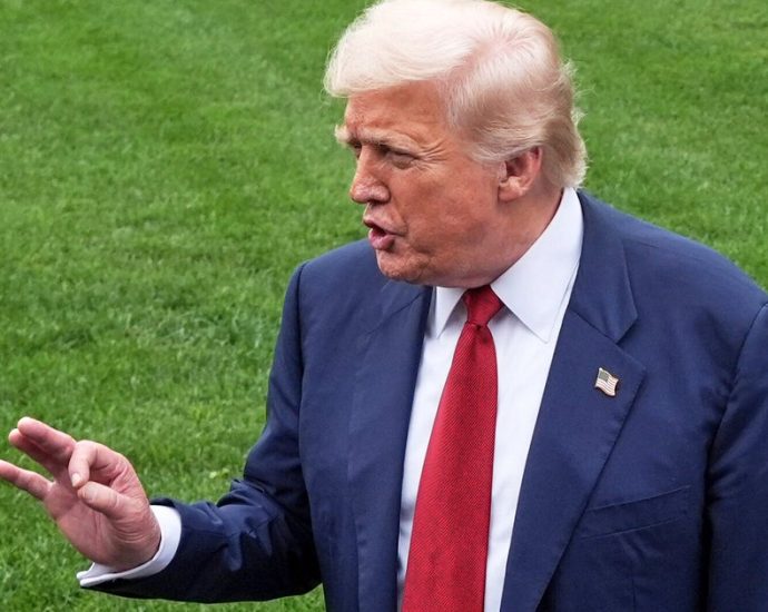 wall-street-journal-gives-the-traitor-a-stern-warning