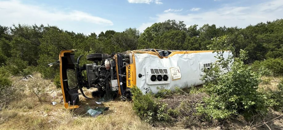 ten-injured-in-school-bus-rollover-in-texas