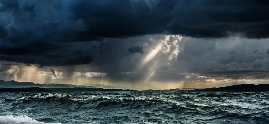unprecedented-climate-shocks-are-changing-the-great-lakes-forever