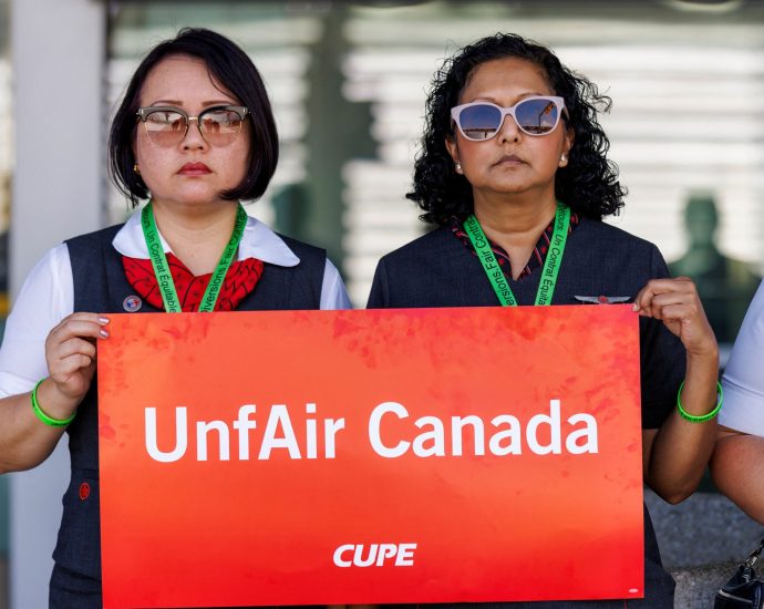 air-canada-plans-to-cancel-500-flights-by-friday-as-cabin-crew-strike-looms