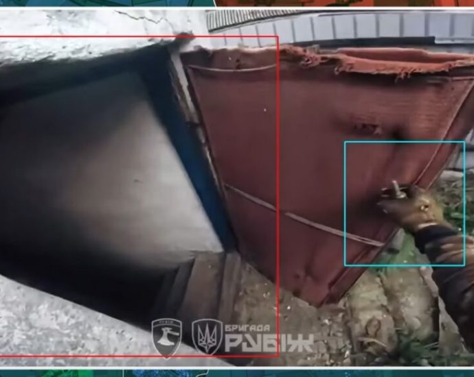 frontline-report:-ukrainian-marines-flush-out-russians-from-moldy-cellars-to-save-pokrovsk