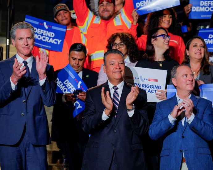 california-governor-boosts-redistricting-effort-in-growing-feud-with-the-traitor