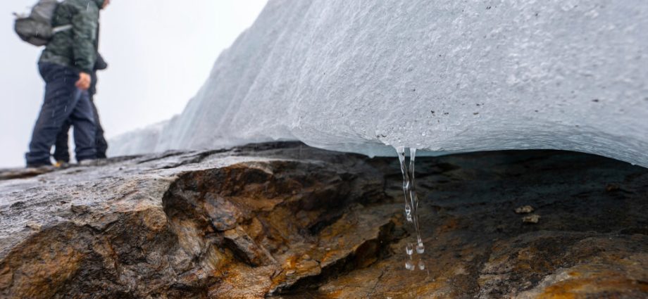 temperatures-and-carbon-emissions-continue-to-rise