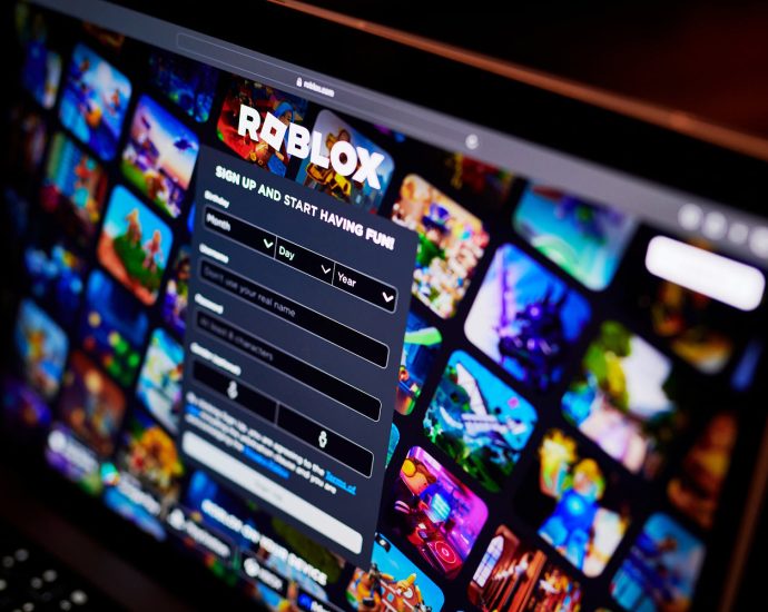 louisiana-attorney-general-sues-roblox,-calling-the-platform-‘the-perfect-place-for-pedophiles’