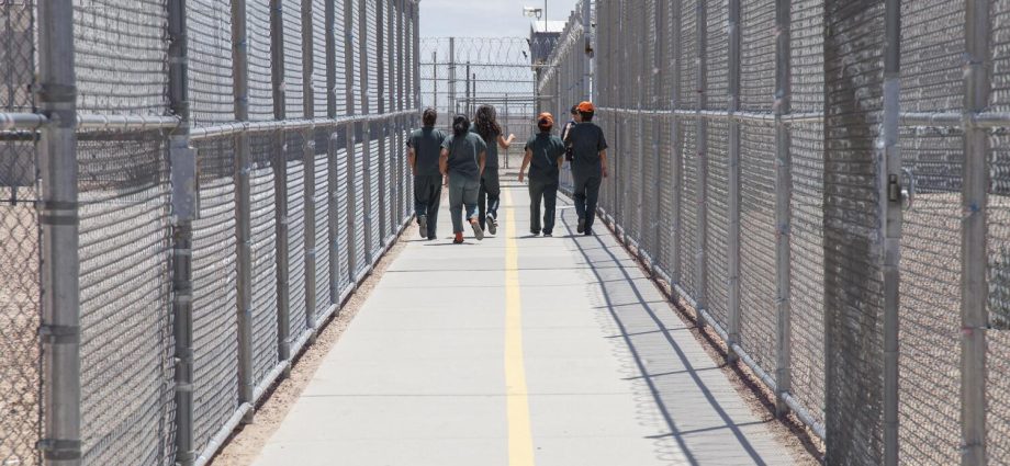 ice-walks-back-rapid-deportation-of-longtime-immigrant-without-court-hearing