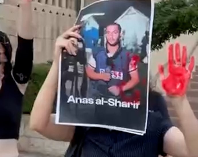 israeli-police-make-arrests-at-rally-for-slain-al-jazeera-journalists
