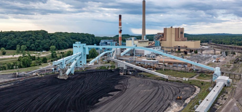 delaying-even-more-coal,-gas-plant-closures-could-cost-ratepayers-billions