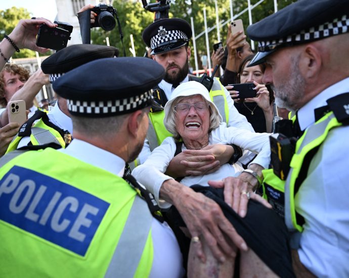 uk-to-prosecute-60-more-people-for-backing-banned-palestine-action-group