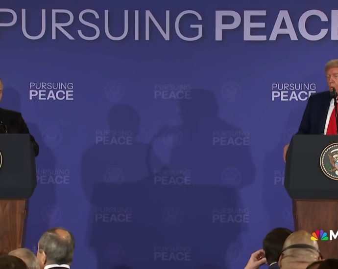 The Traitor and Putin hold joint press conference after critical meeting on future of Ukraine war